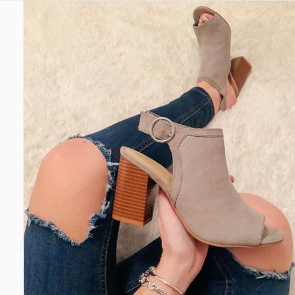 a new day Shoes - NWT Open Toe Stacked Heeled Pumps-9/9.5